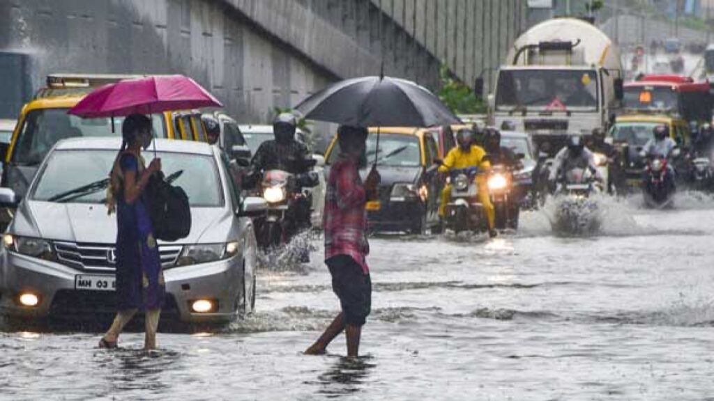 സംസ്ഥാനത്ത് ഇന്നും കനത്ത മഴ സാധ്യത; വടക്കൻ കേരളത്തിൽ അതീവ ജാഗ്രത, 5 ജില്ലകളിൽ ഓറഞ്ച് അലർട്ട്