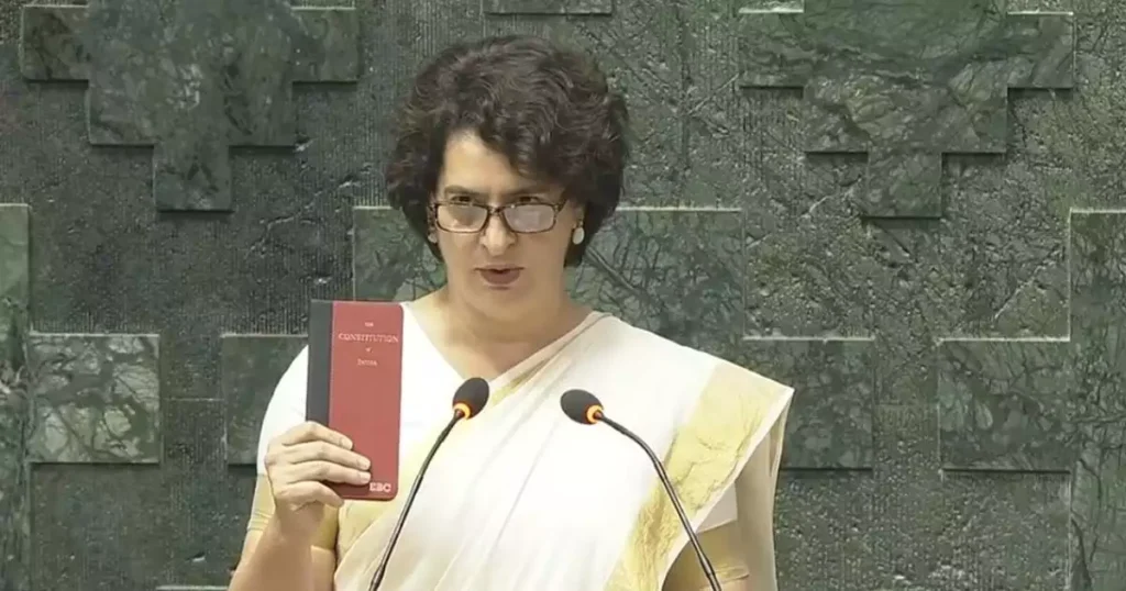 കേരള സാരിയിൽ പാർലമെന്റിൽ, ഭരണഘടന കയ്യിലേന്തി സത്യപ്രതിജ്ഞ ചെയ്ത് പ്രിയങ്ക ഗാന്ധി